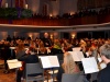 042-volle-kirche-orchester-mit-schroe